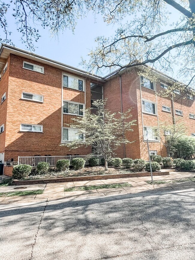 Perfect location! - 7055 Hampton Ave