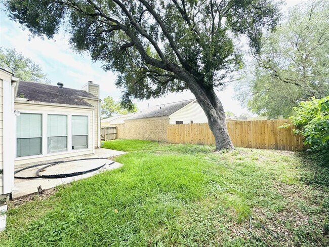 Building Photo - 2906 Shadow Trail Dr