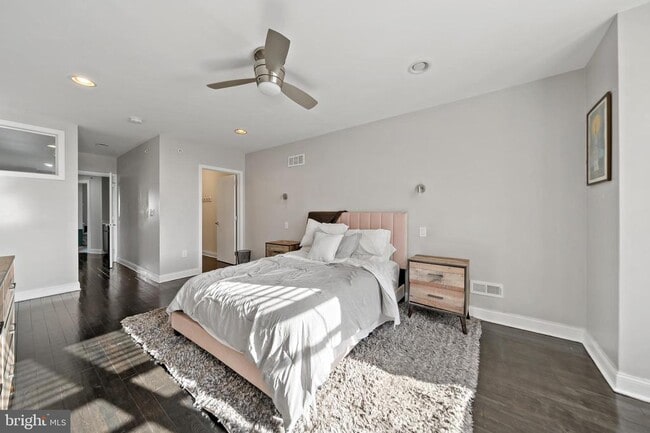 Building Photo - 1517 Latona St