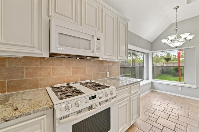 Building Photo - 3702 Glenhill Dr