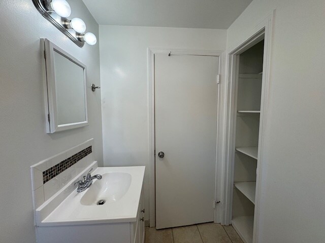 Building Photo - 17 Sinai Cir