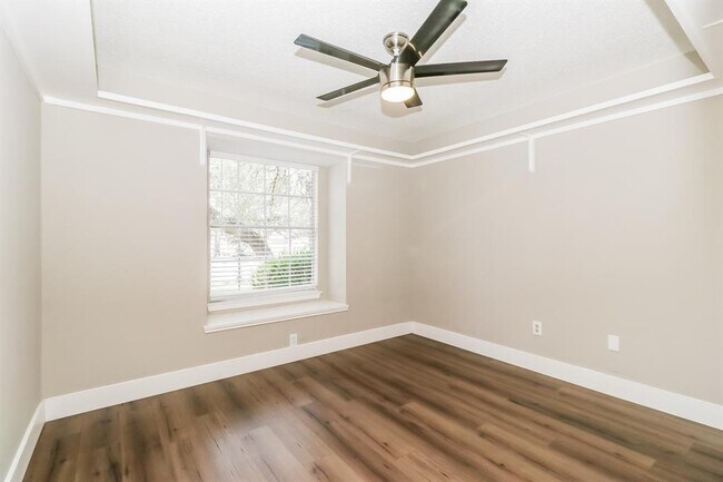 Building Photo - 6323 Avery Island Ave