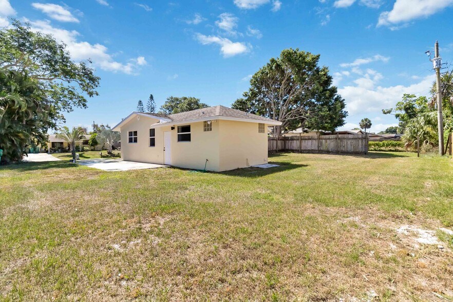 Building Photo - 2908 Emory St