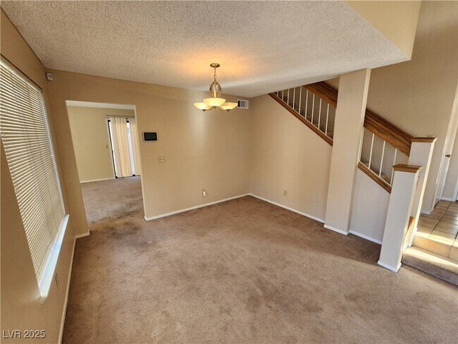 Building Photo - 25 Jensen Dr