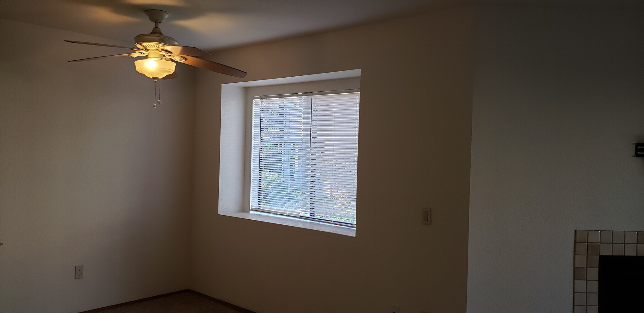 Dining area with fan - 9721 Mesa Springs Way