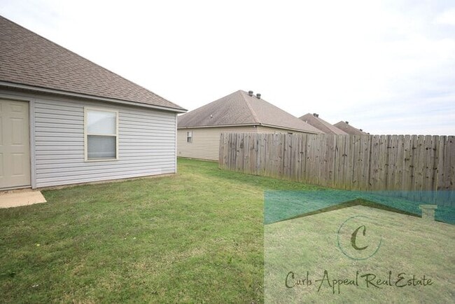 Building Photo - Move in special $800!! Beautiful 3 bed / 2 bath home - Nettleton!!