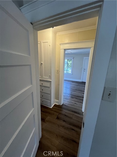 Building Photo - 1349 W 49th St