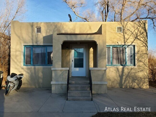 Building Photo - 2130 5th Ave