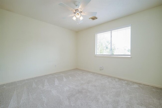 Building Photo - 22510 Holly Lake Dr