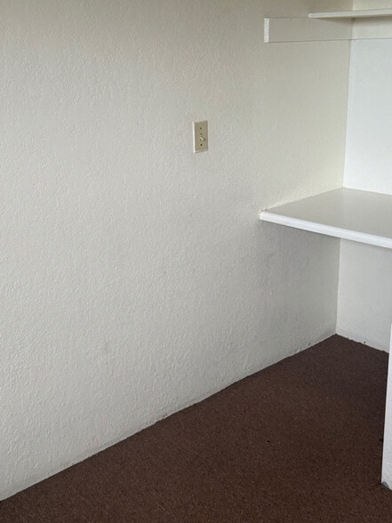 Building Photo - 433 Avenida Garza