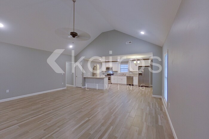 Building Photo - 162 Eastwood Ln