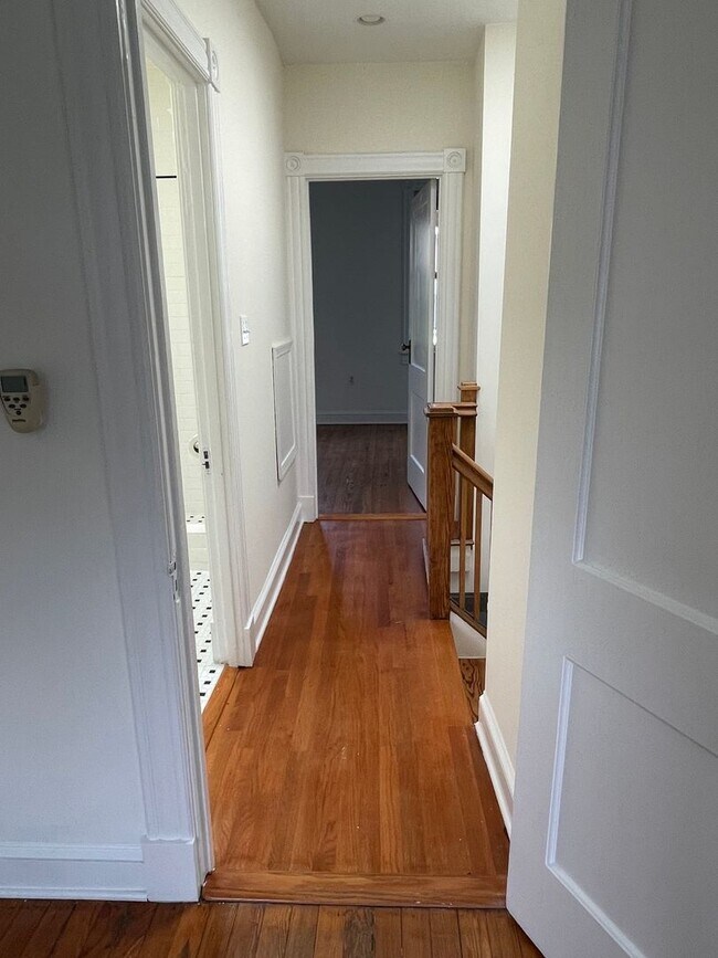 Building Photo - Beautiful 2 BR Townhouse in Atlas District