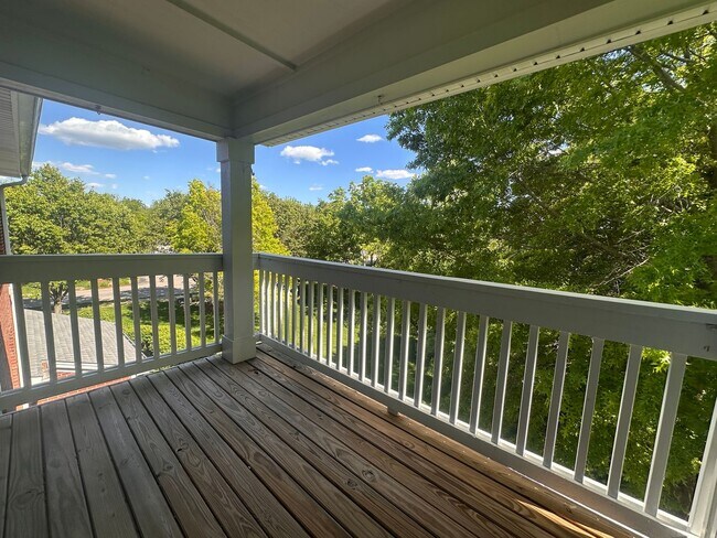 Building Photo - Spacious 2BR Condo with Flex Space & Private Balcony in Crestwood’s Madison Park
