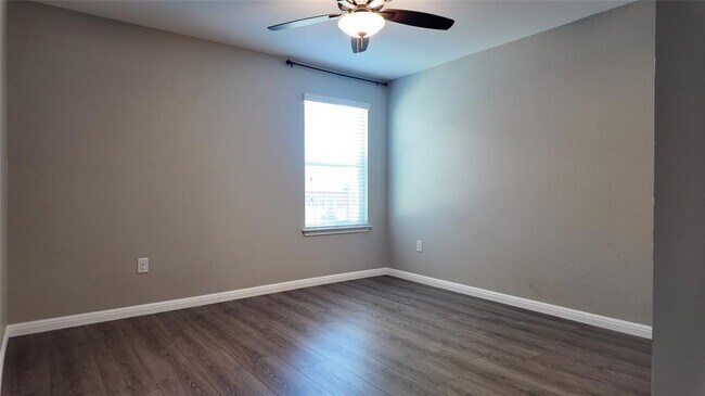 Building Photo - 11221 Bachman Dr