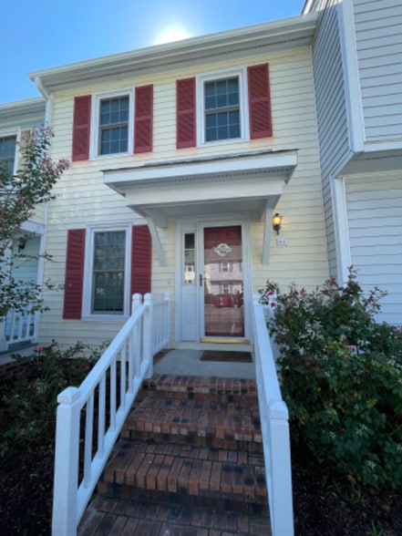 Building Photo - 3008 Church St