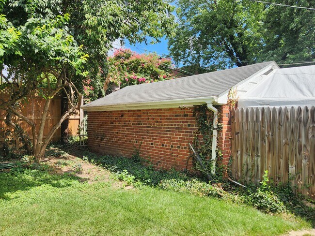 Building Photo - 3609 2nd St S
