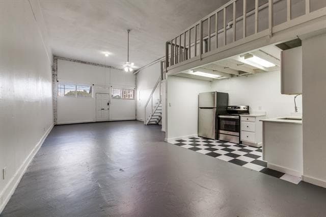 Primary Photo - 2007 S Ervay St