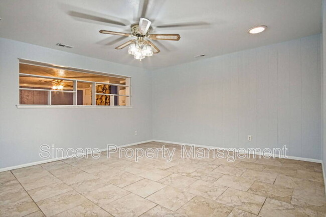 Building Photo - 2321 N Peniel Ave