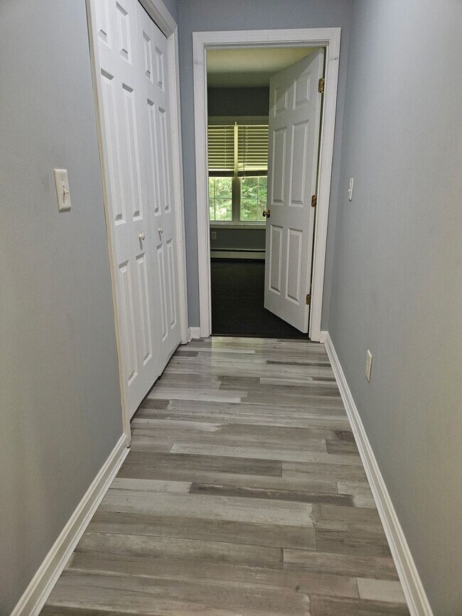 Building Photo - Sun-Filled 3BR/2BA Condo with Two Private Decks