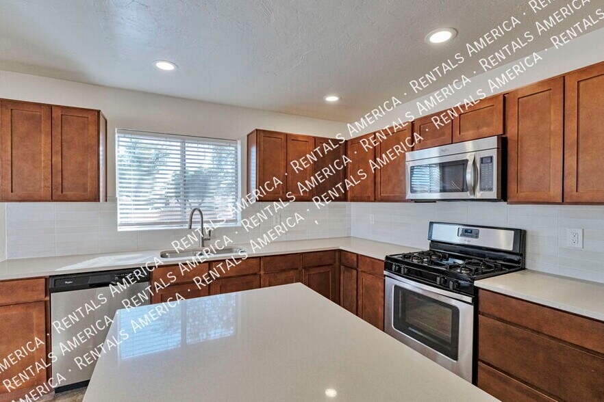 Building Photo - 3460 W Sky Ridge Loop