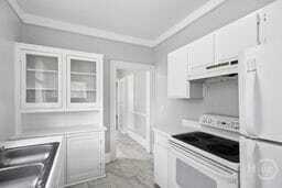 Building Photo - 427 E 49th St