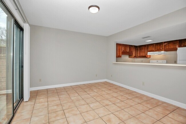 Building Photo - Northside Townhomes - 2 Bedroom 2.5 Bath