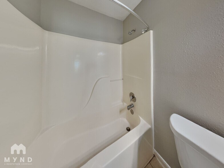 Building Photo - 234 Hartford Ln