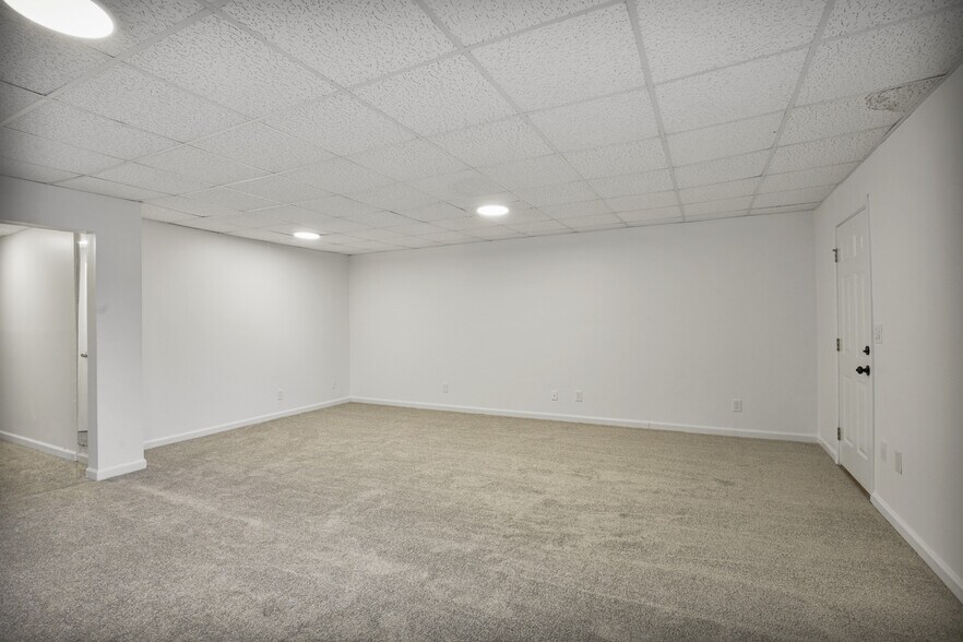 Building Photo - 234 Venture Path