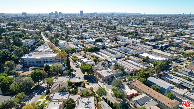 Building Photo - 951 N Hoover St