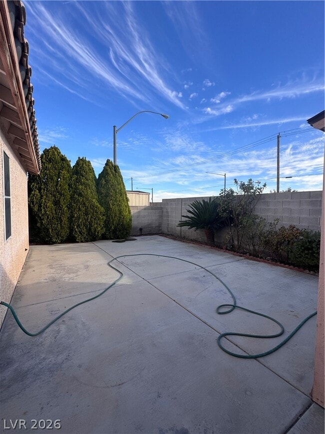 Building Photo - 8217 Broward Ln