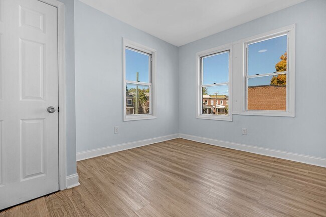 Building Photo - 3501 Oakmont Ave