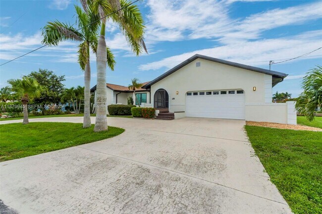 Building Photo - 105 Sinclair St SE