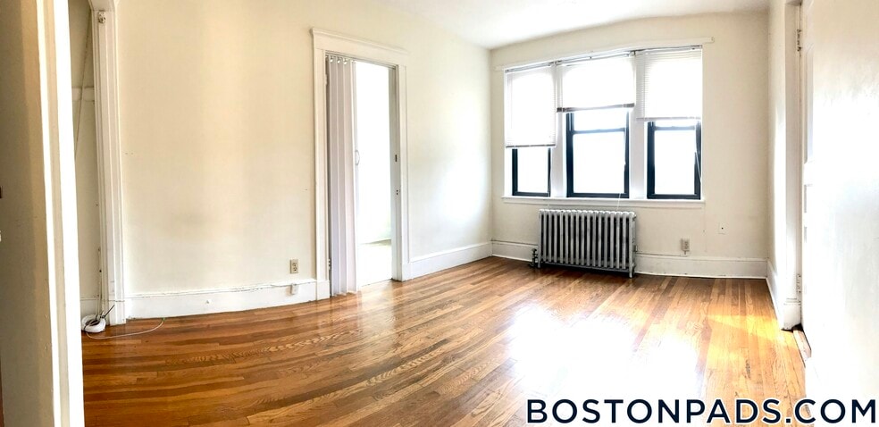 Building Photo - 63 Fellsway W