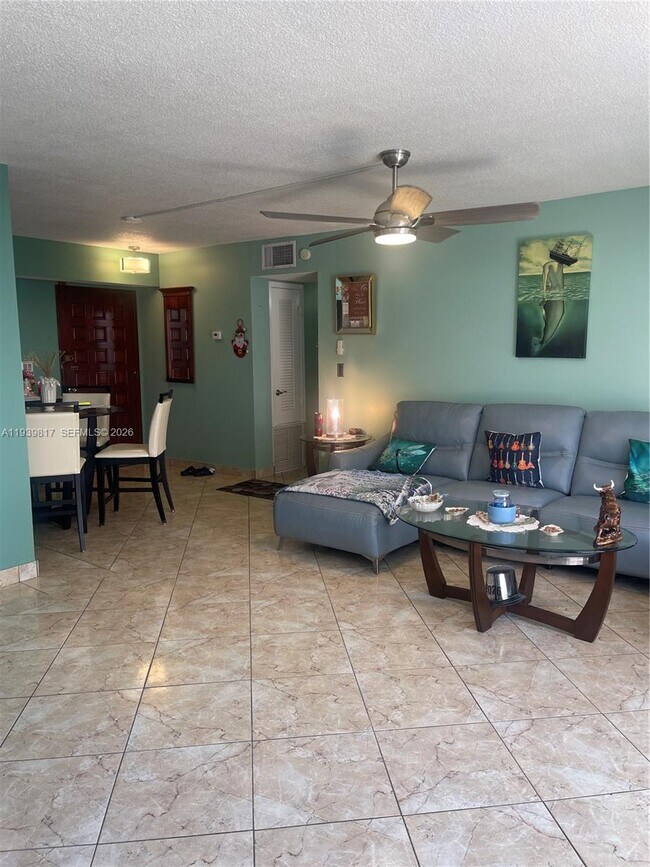 Building Photo - 430 Golden Isles Dr