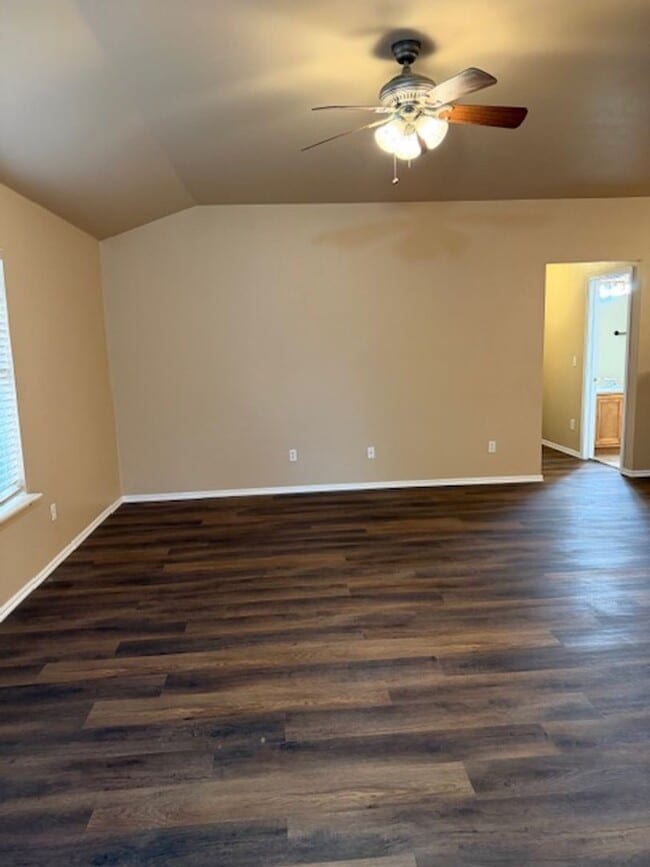 Building Photo - Updated Duplex - Mustang Schools - Open Floorplan - Gated Community