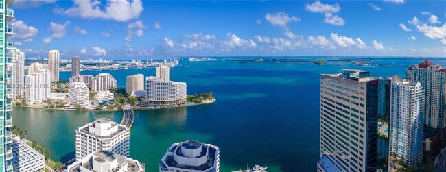 Building Photo - 950 Brickell Bay Dr