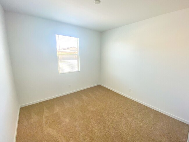 Building Photo - 6980 E Gamebird Way