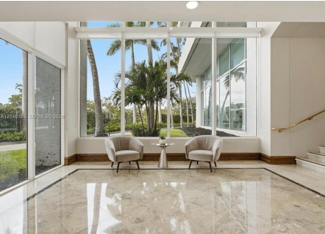 Building Photo - 16500 Collins Ave