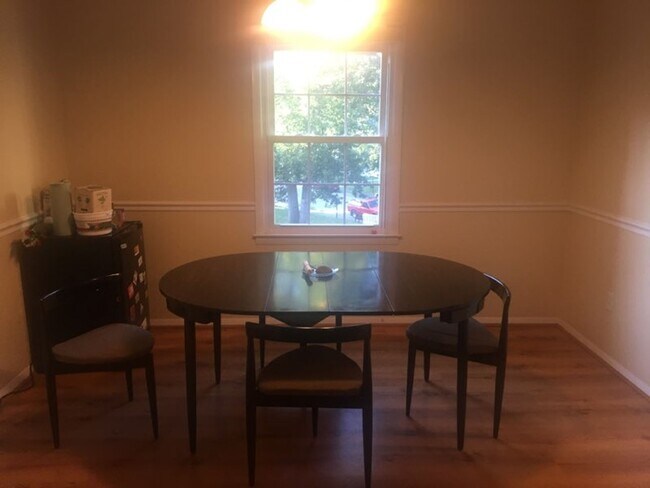 Building Photo - Wellesley - 2804