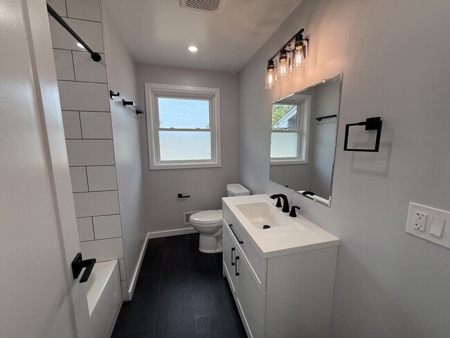 Building Photo - 123 Cattaragus Dr