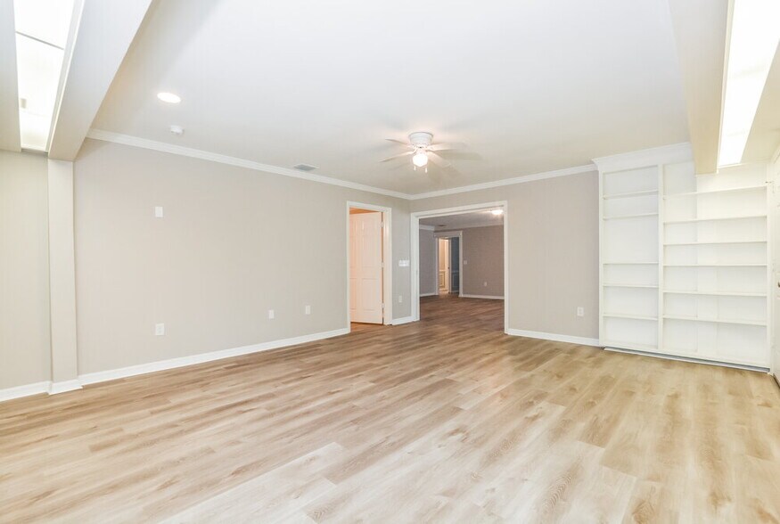 Building Photo - 51 Dogwood Ln