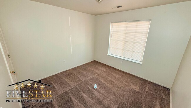 Building Photo - 2815 Flint Hills Dr