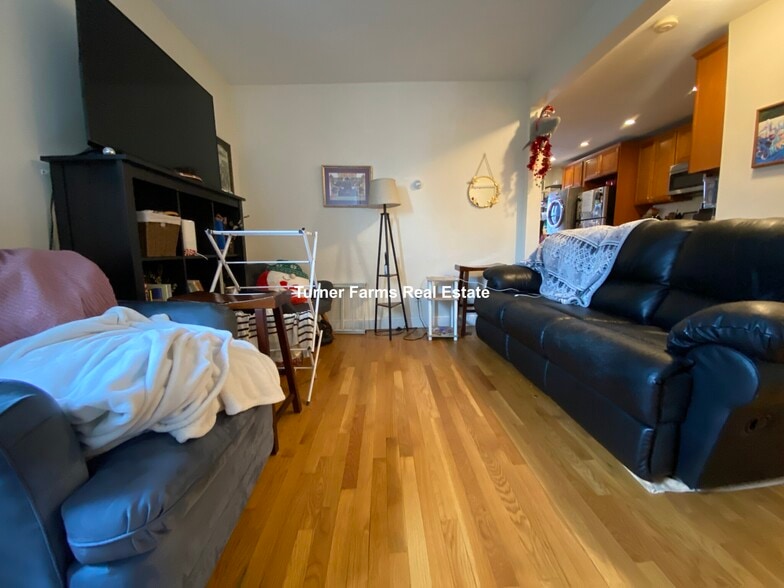 Building Photo - 11 Leverett St