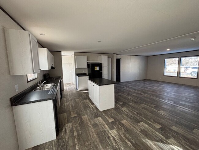 Building Photo - 5952 Yale Ave