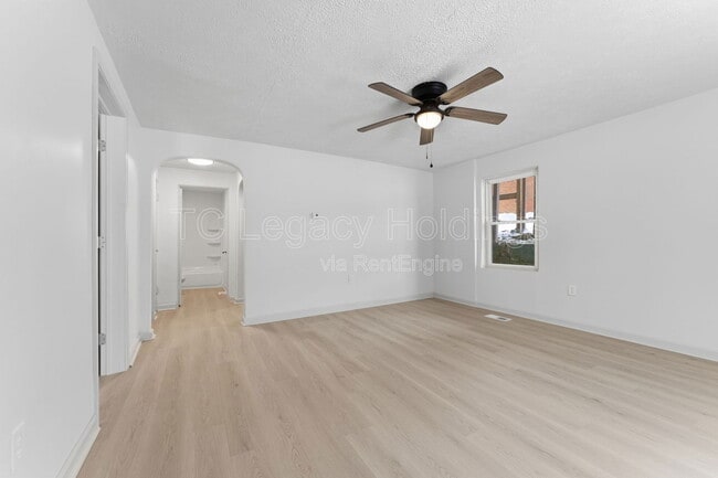 Building Photo - 16 Flint St