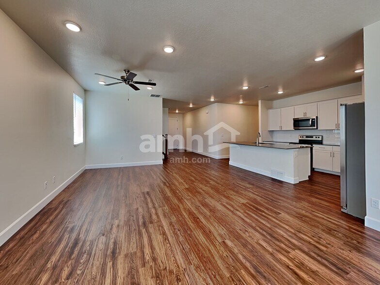 Building Photo - 2705 W 3290 S