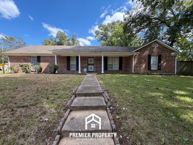 Primary Photo - 3712 Covington Pike
