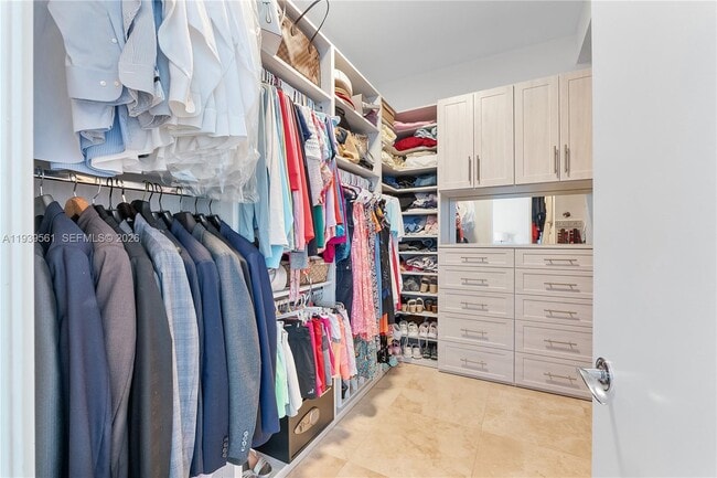 Building Photo - 3266 NE 15th St