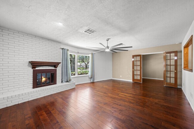 Building Photo - 616 Cannan Dr