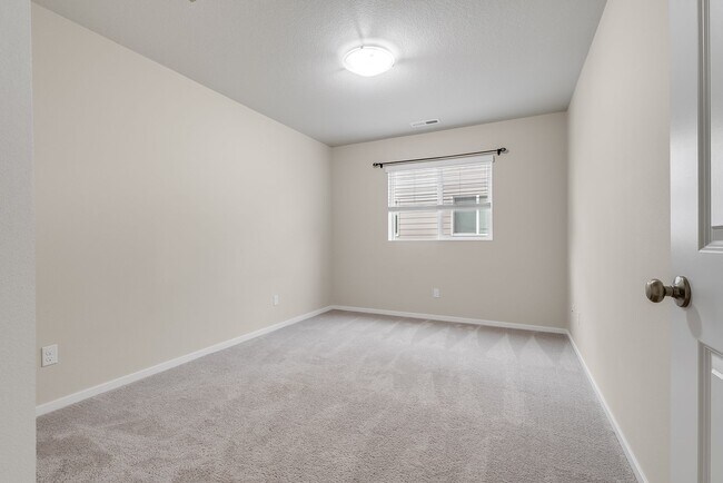 Building Photo - Beautiful Newer Build 5 Bed 3 Bath Beaverton Rental Home!